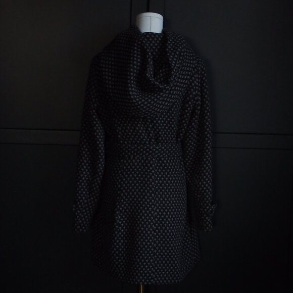 Kismet | Houndstooth Wool Blend Tie Waist Coat w Hood - Picture 5 of 6